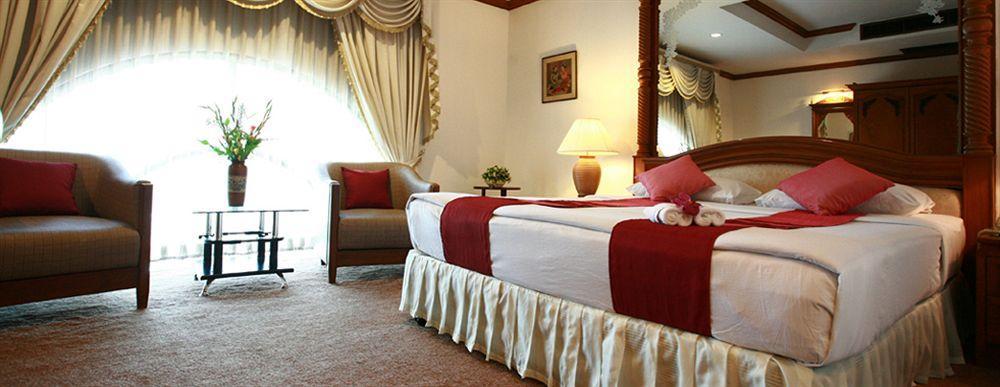 Chiangmai Ratanakosin Hotel Chiang Mai Exterior photo